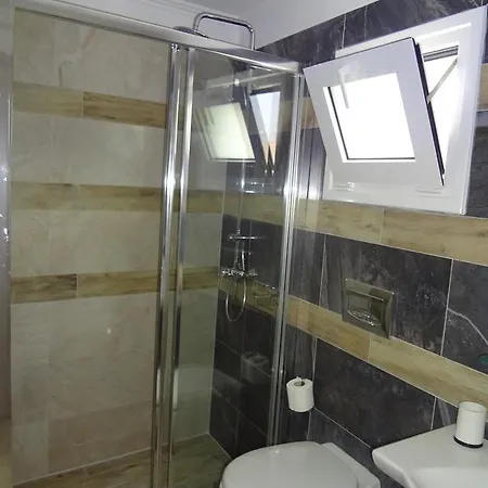 Casa de hóspedes Zone 4*