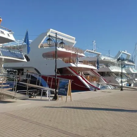 Casa de hóspedes Zone 4*